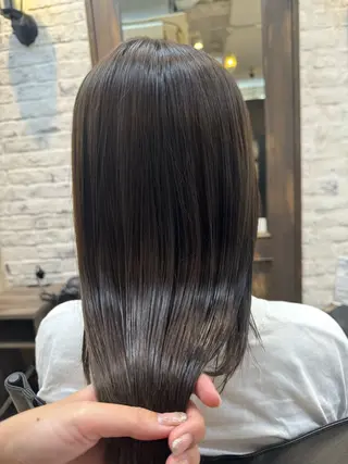 ロング 西出 茉燦のヘアスタイル