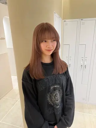 セミロング SALOWIN  吉祥寺店所属・くすみベージュカラー 🪻HARUKAのヘアスタイル