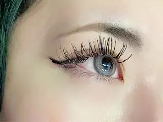 マツエク・マツパ ヘアメイクピカソ所属・ヘアメイクピカソ 髙井久美のマツエク・マツパデザイン