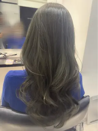 セミロング nui所属・ﾚｲﾔｰ.ﾍｱｾｯﾄ 🤍宮本しおりのヘアスタイル