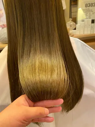 セミロング カラー 髪質改善 大内翔太のヘアスタイル