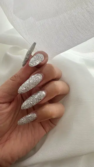 マツエク・マツパ 椎葉 麻里矢のネイルデザイン