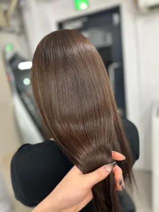 セミロング ブリーチ/ベージュ /レイヤー/ひよりのヘアスタイル