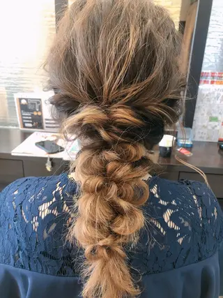 ロング カラー パーマ ヘアアレンジ 小田 莉加子のヘアスタイル