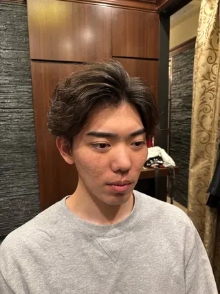 ミディアム 小松 美雄のヘアスタイル