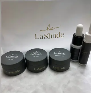 ネイル 東 真百のネイルデザイン