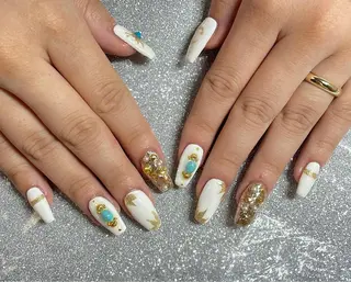 ネイル VIERU 🌈🎀💖のネイルデザイン