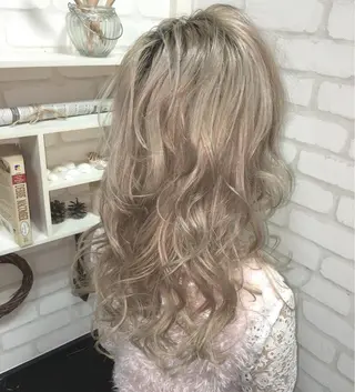 ミディアム カラー ヘアアレンジ エクステの神様 ▫️原島ユウヤ▫️のヘアスタイル