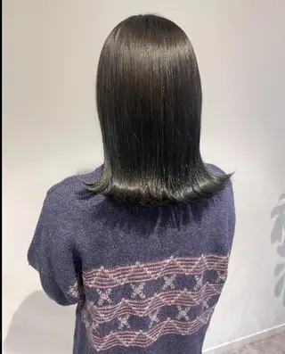 ミディアム カラー 唐澤 千尋のヘアスタイル