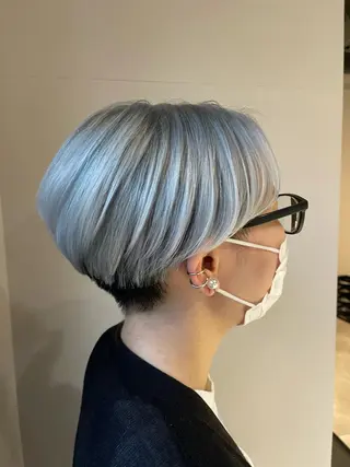 ショート カラー ブリーチ👩‍🦳/ ‪✂︎MANAMIのヘアスタイル