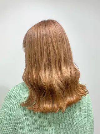 ミディアム カラー レイヤー ハイトーン 暖色⭐︎KANAKOのヘアスタイル
