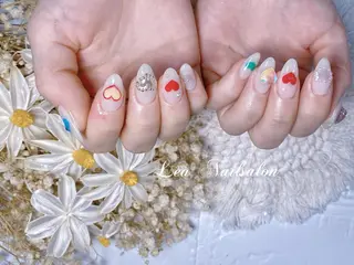 ミディアム カラー ネイル Lea NAILsalon所属・Le’a NailSalonのネイルデザイン