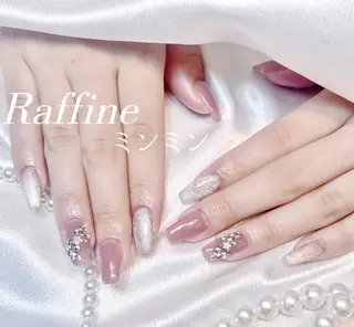 ネイル RAFFINE haru🦋🩵のネイルデザイン