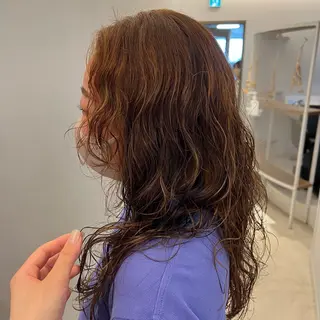 ロング パーマ 顔周りデザイン/ ママ美容師/濱ほのかのヘアスタイル