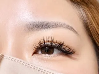 マツエク・マツパ Eyelash Salon Glück所属・佐久間 春菜のマツエク・マツパデザイン