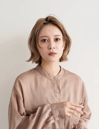 ミディアム hoNua. 栄/透明感カラーのヘアスタイル