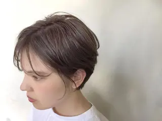 ショート カラー 佐治 梨乃のヘアスタイル