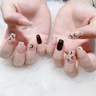 ネイル 根津 綾子のネイルデザイン