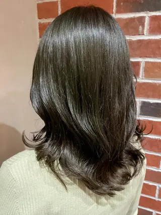 セミロング 小林 愛花のヘアスタイル