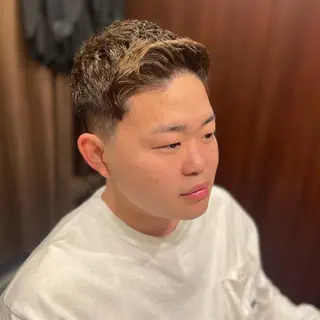 ショート メンズ 海老原 コウのヘアスタイル