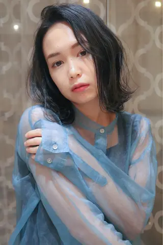 ミディアム レイヤーカット /透明感カラー西田のヘアスタイル