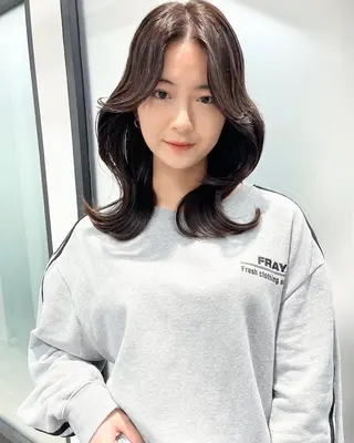 ミディアム 韓国レイヤーカット 髪質改善▫️水野有真のヘアスタイル