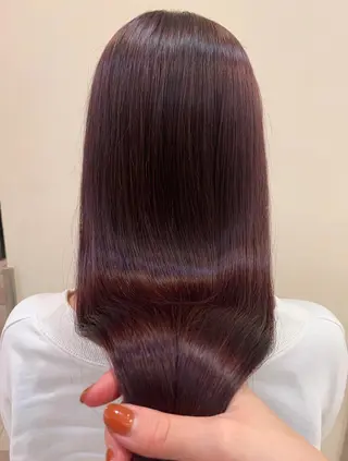 カラー OASIS AVEDA ザ・ペニンシュラ東京所属・OASISAVEDA 真生のヘアスタイル