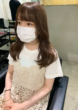 セミロング LOREN＋透明感 オリーブhirokoのヘアスタイル