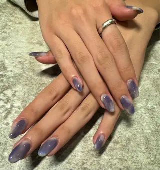 ネイル Mahiru ➰🎀🤍のネイルデザイン