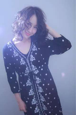 ミディアム 伊藤 裕貴のヘアスタイル