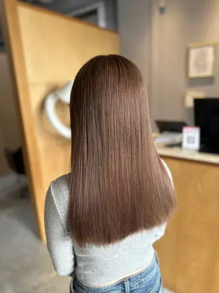 ミディアム miloc MOMOKAのヘアスタイル