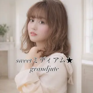 ミディアム カラー grand juteのヘアスタイル