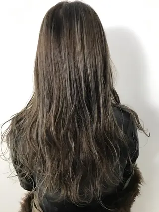 ミディアム カラー 西村あきや トレンド韓国ヘアのヘアスタイル