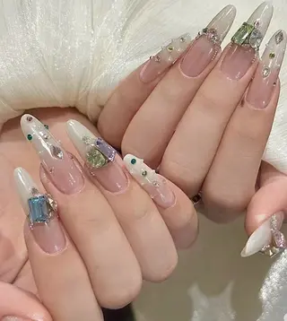 ネイル 高木 維麗絲のネイルデザイン