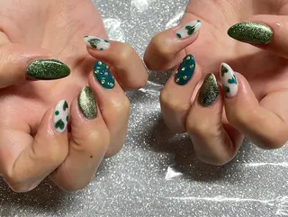 ネイル VIERU 🌈🎀💖のネイルデザイン