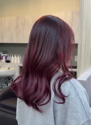 カラー Lin./ リズのヘアスタイル