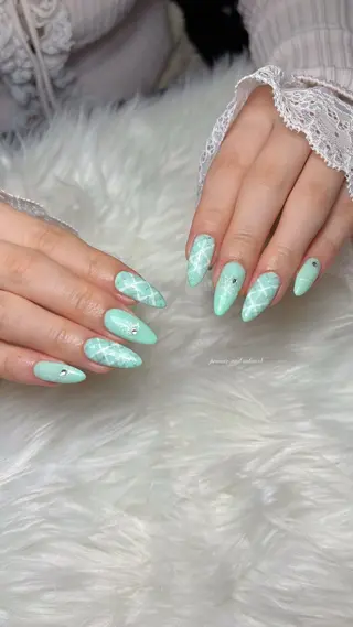 ネイル 関山 志乃のネイルデザイン