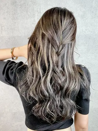 セミロング _WHITE+ 南海難波店のヘアスタイル