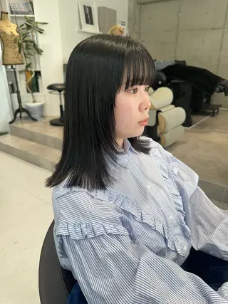 セミロング 山崎結菜 🫧透明感カラーのヘアスタイル