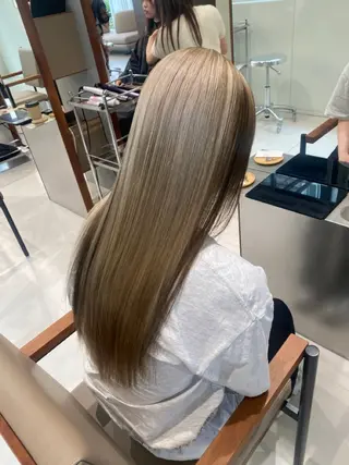 ロング カラー 高発色ブリーチ/ ハイレイヤー🪽aiのヘアスタイル