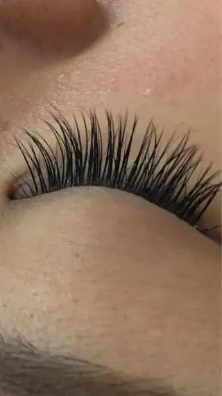 マツエク・マツパ レイヤーカット 早崎太生のヘアスタイル