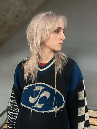 セミロング assort tokyo所属・Hiyo 海外レイヤーカットのヘアスタイル