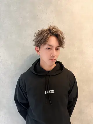 カラー メンズ 中嶋 流生のヘアスタイル