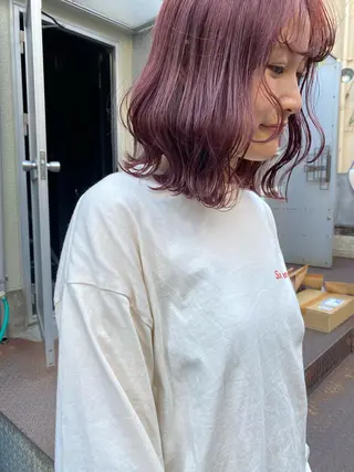 ミディアム カラー パーマ ヘアアレンジ ネイル マツエク・マツパ umu.［韓国ヘア /ダウンパーマ］のヘアスタイル