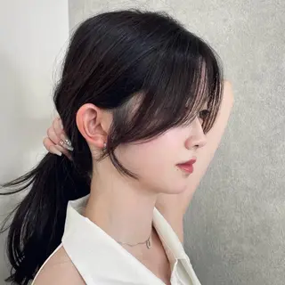 セミロング ハッシュカット🖤 レイヤー/透けカラーのヘアスタイル