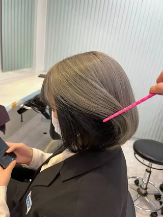 ショート カラー ブリーチカラー 🩵MIZUKIのヘアスタイル