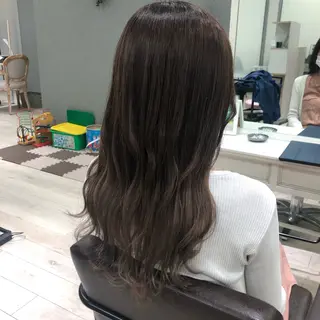 ロング LOVERIA KURUME所属・村上 佳織のヘアスタイル