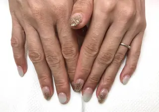 ネイル MAXKELLY 大阪・梅田店所属・徳田 亜衣佳のネイルデザイン