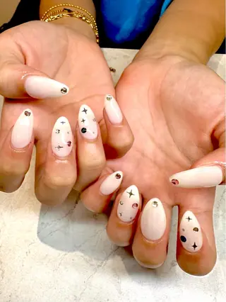 ネイル LAVIAS【 ラヴィアス】yunoのネイルデザイン