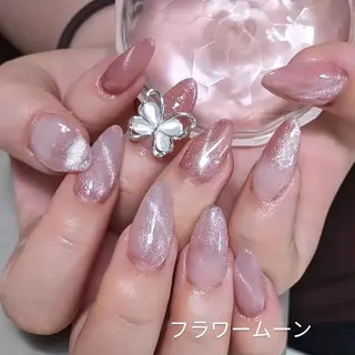 ネイル フラワー ムーンのネイルデザイン